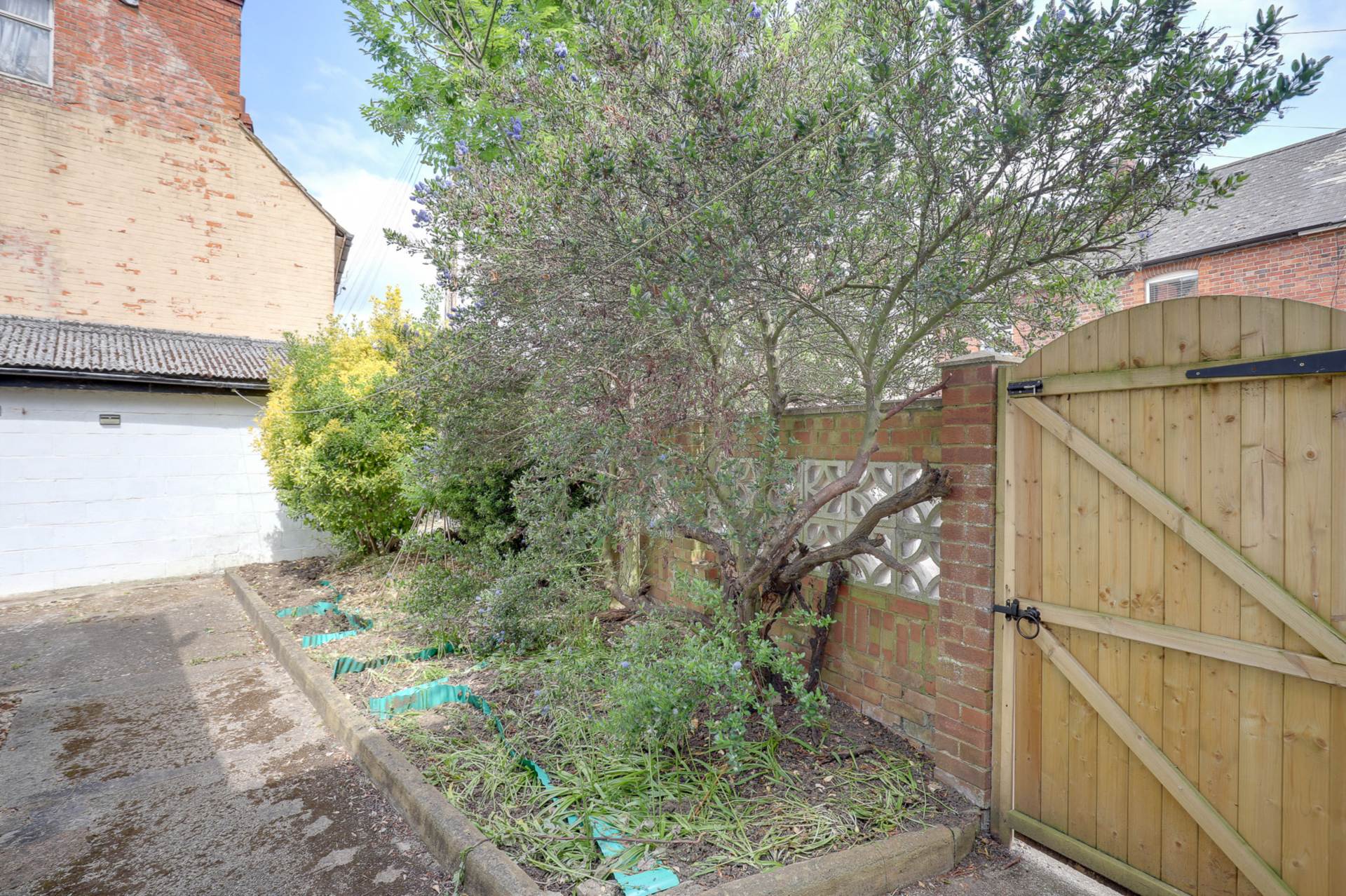 Additional Property Image 2 bedroom End of Terrace for sale in Reading 22