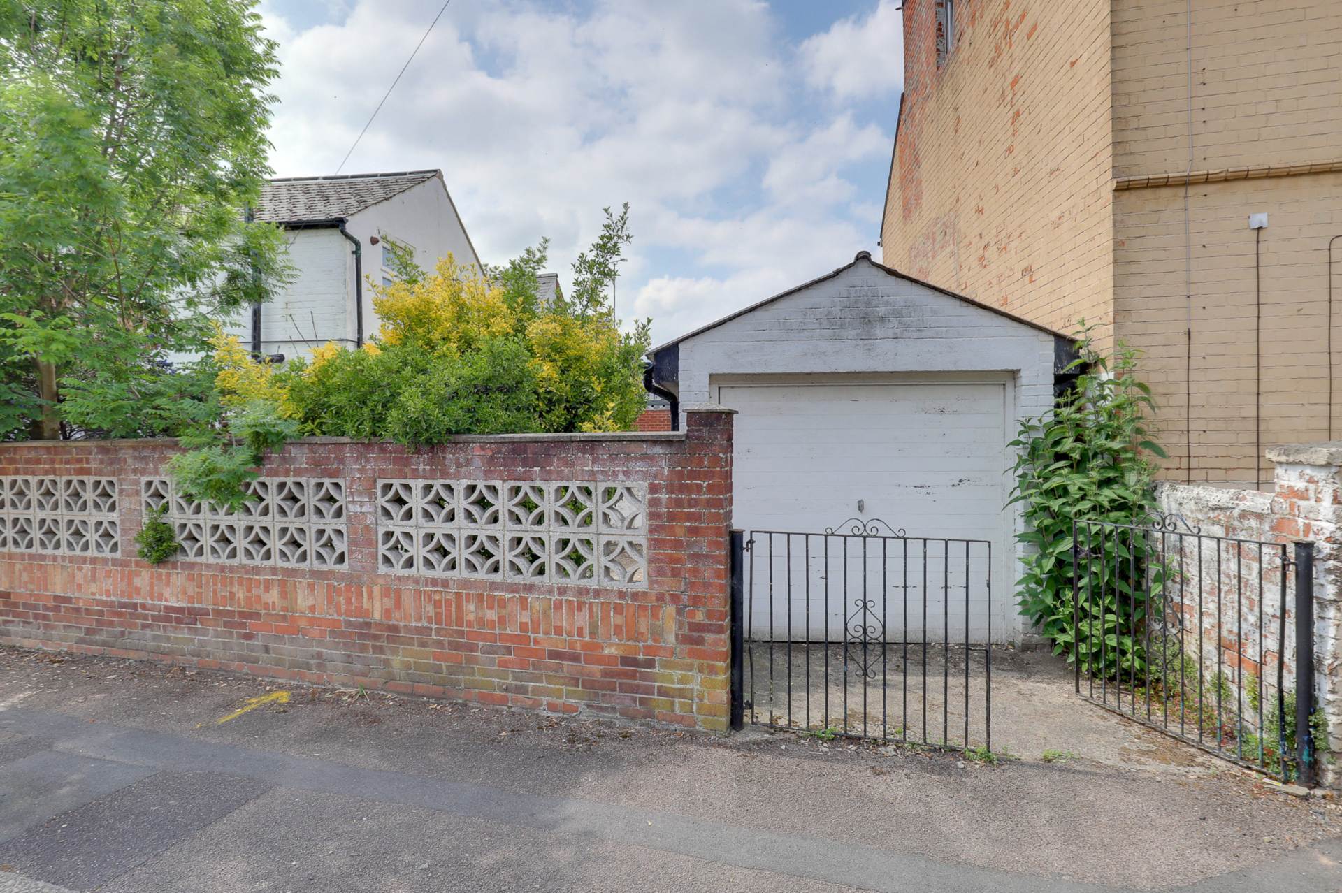Additional Property Image 2 bedroom End of Terrace for sale in Reading 24