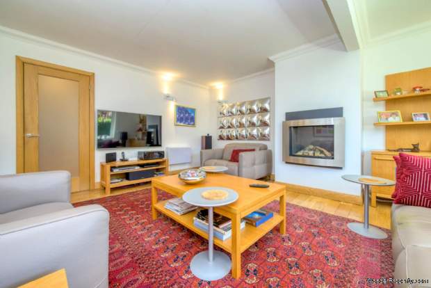 Additional Property Image 3 bedroom Detached Bungalow for sale in Reading 8