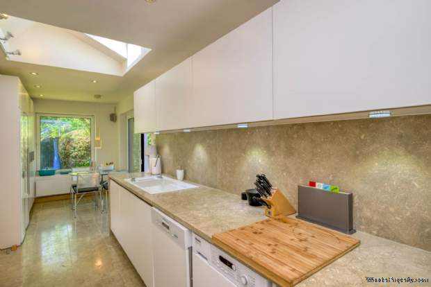 Additional Property Image 3 bedroom Detached Bungalow for sale in Reading 9