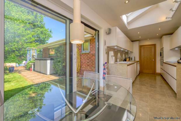 Additional Property Image 3 bedroom Detached Bungalow for sale in Reading 11