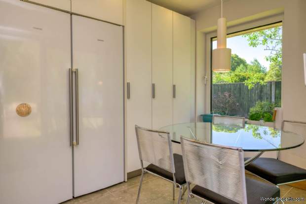 Additional Property Image 3 bedroom Detached Bungalow for sale in Reading 12