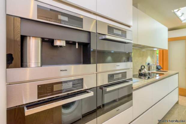 Additional Property Image 3 bedroom Detached Bungalow for sale in Reading 13