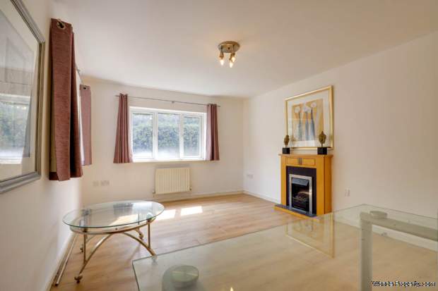 Additional Property Image 2 bedroom Apartment for sale in Reading 3