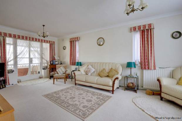 Additional Property Image 3 bedroom Detached for sale in Reading 3