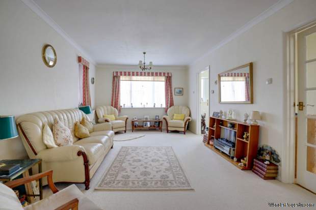 Additional Property Image 3 bedroom Detached for sale in Reading 4