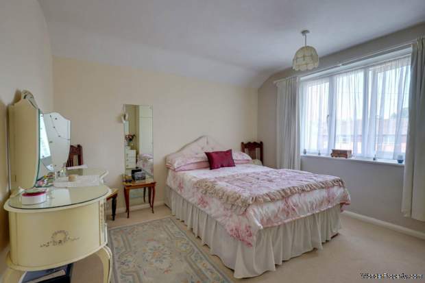 Additional Property Image 3 bedroom Detached for sale in Reading 8