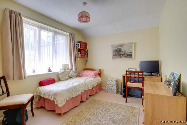 Additional Property Image 3 bedroom Detached for sale in Reading 11