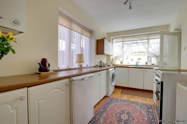 Additional Property Image 3 bedroom Detached for sale in Reading 12
