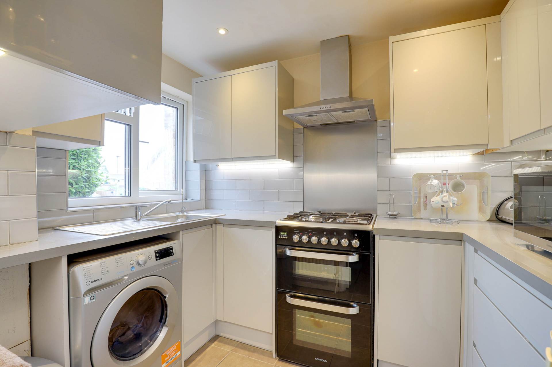 Additional Property Image 3 bedroom Semi Detached for sale in Reading 6