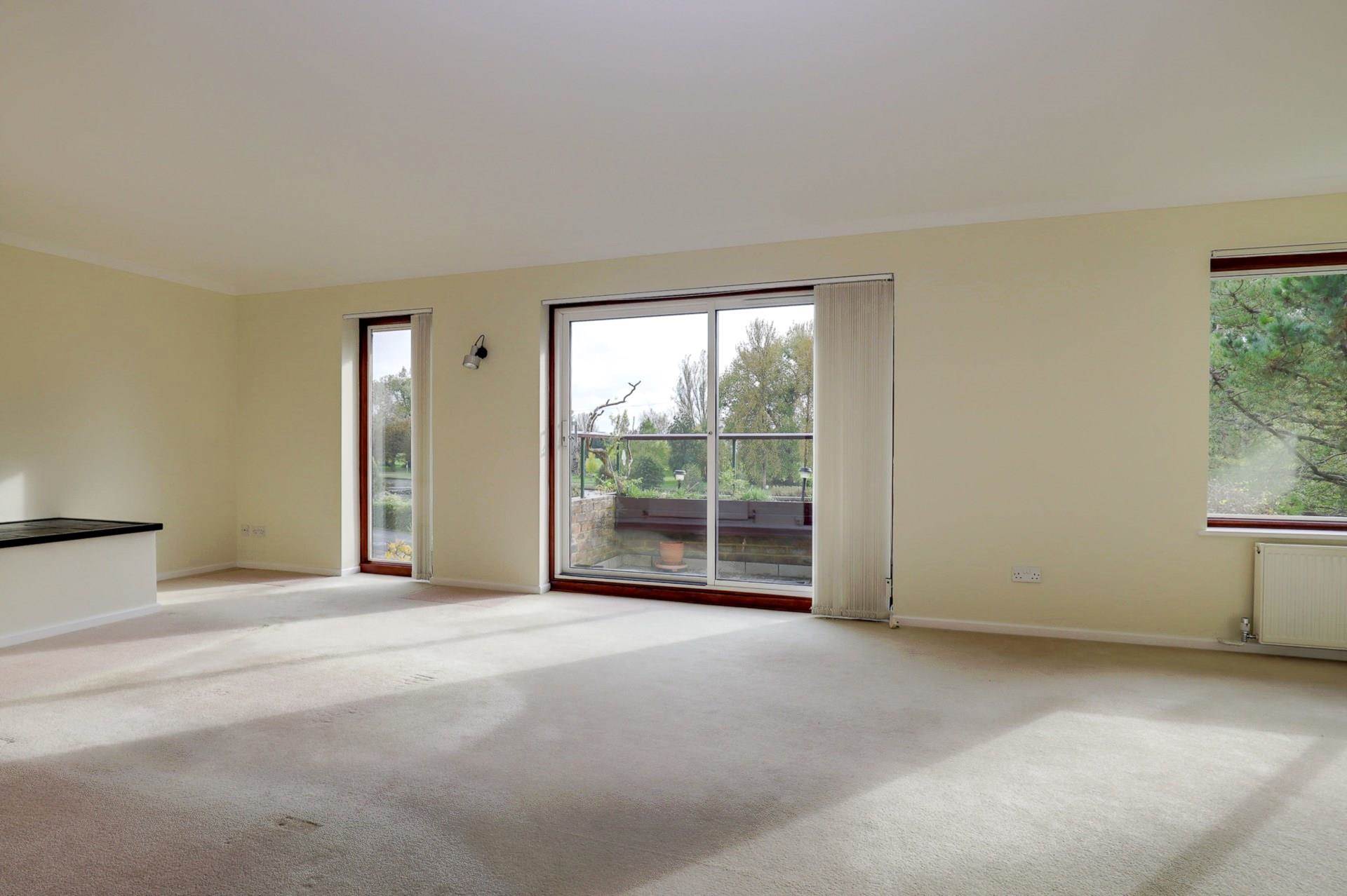 Additional Property Image 2 bedroom Apartment for sale in Reading 6