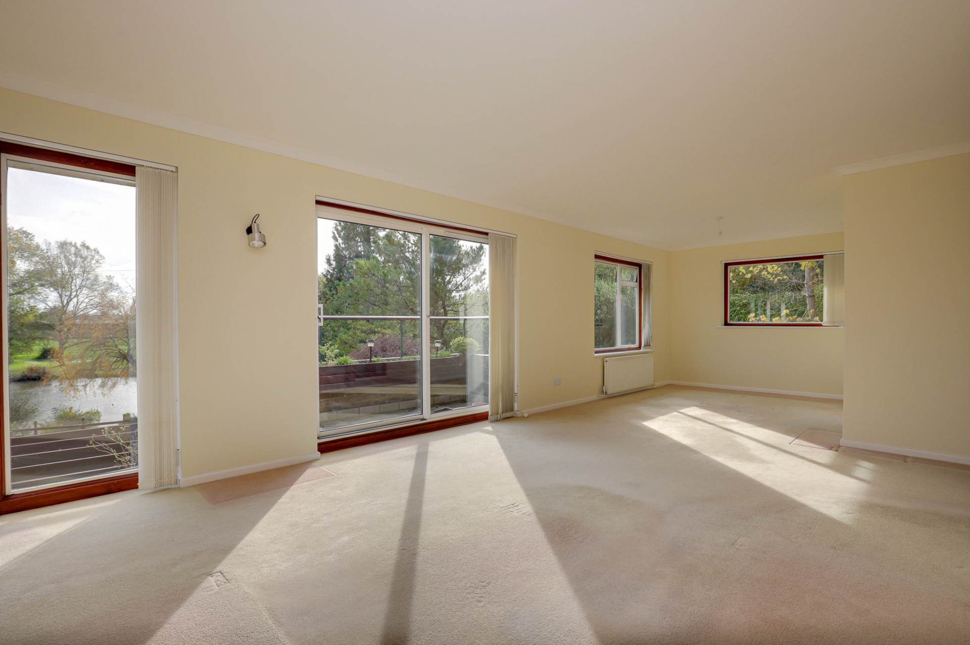 Additional Property Image 2 bedroom Apartment for sale in Reading 7