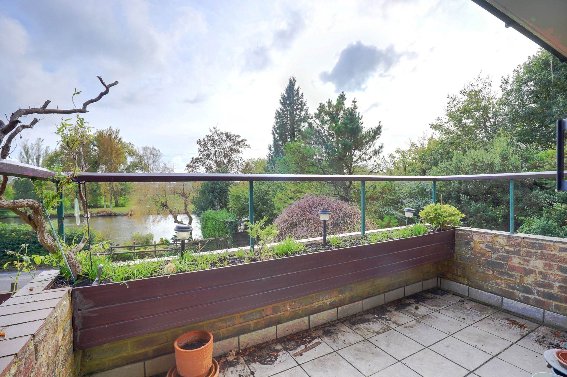 Additional Property Image 2 bedroom Apartment for sale in Reading 12
