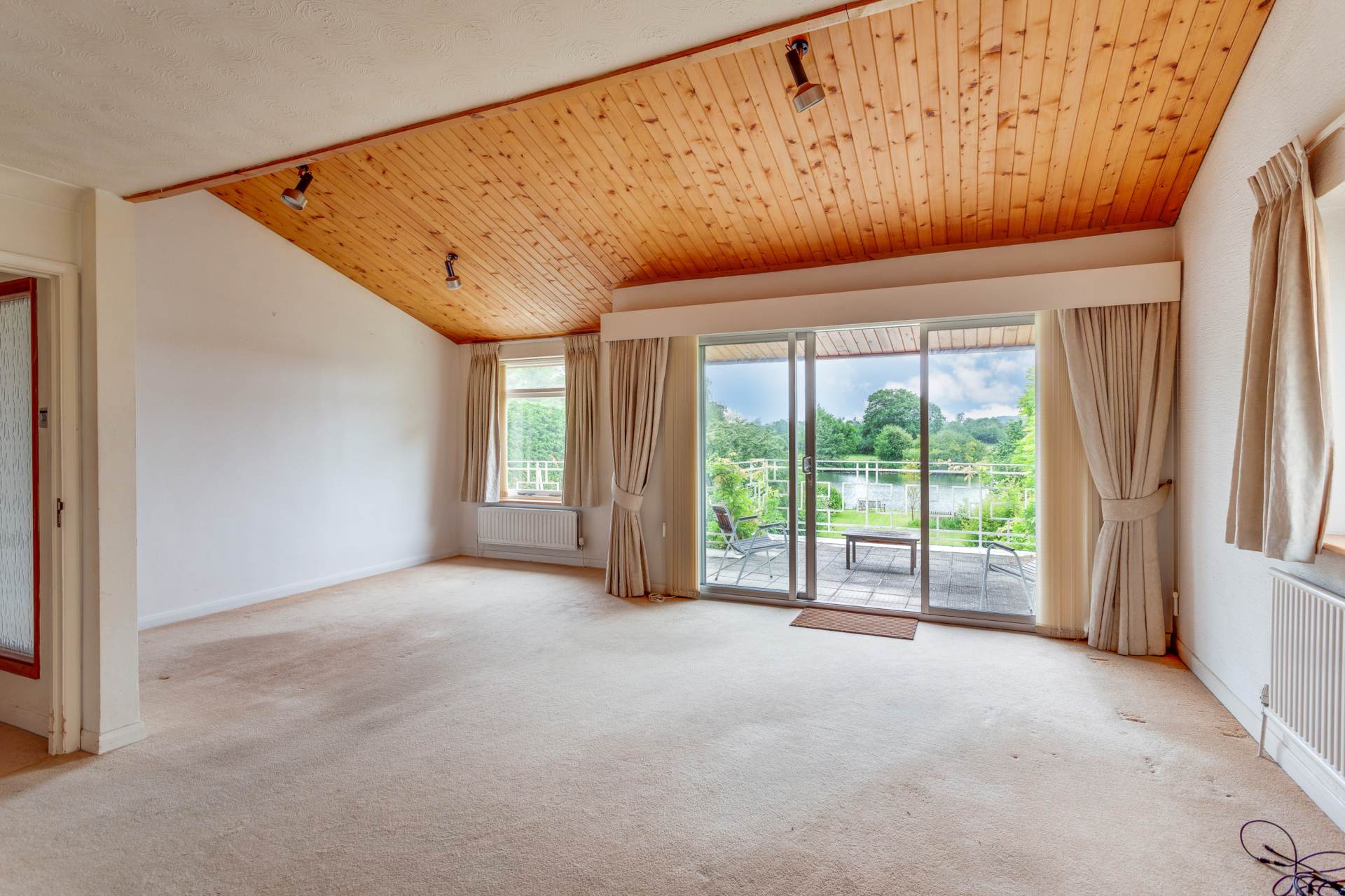 Additional Property Image 5 bedroom Detached for sale in Reading 3