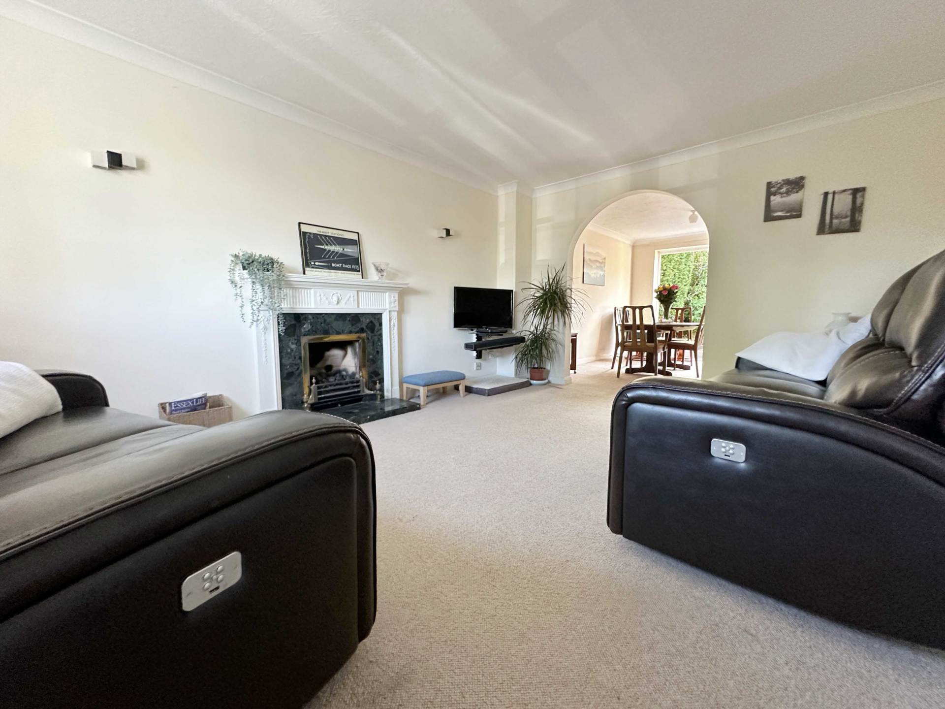 Additional Property Image 4 bedroom Detached for sale in Reading 3