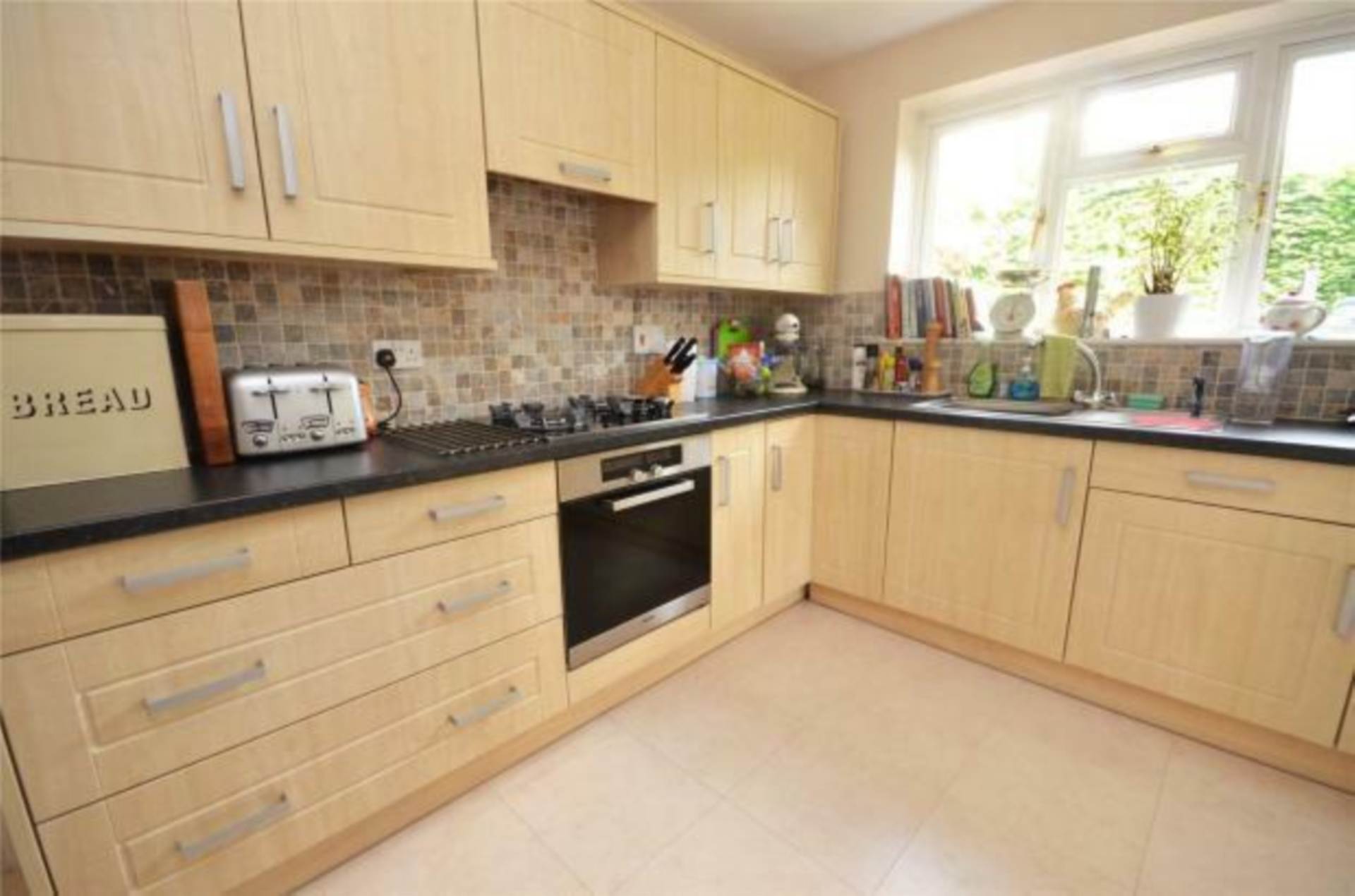 Additional Property Image 4 bedroom Detached for sale in Reading 6