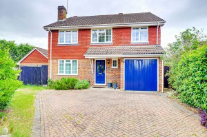 4 bedroom Detached for sale in Reading