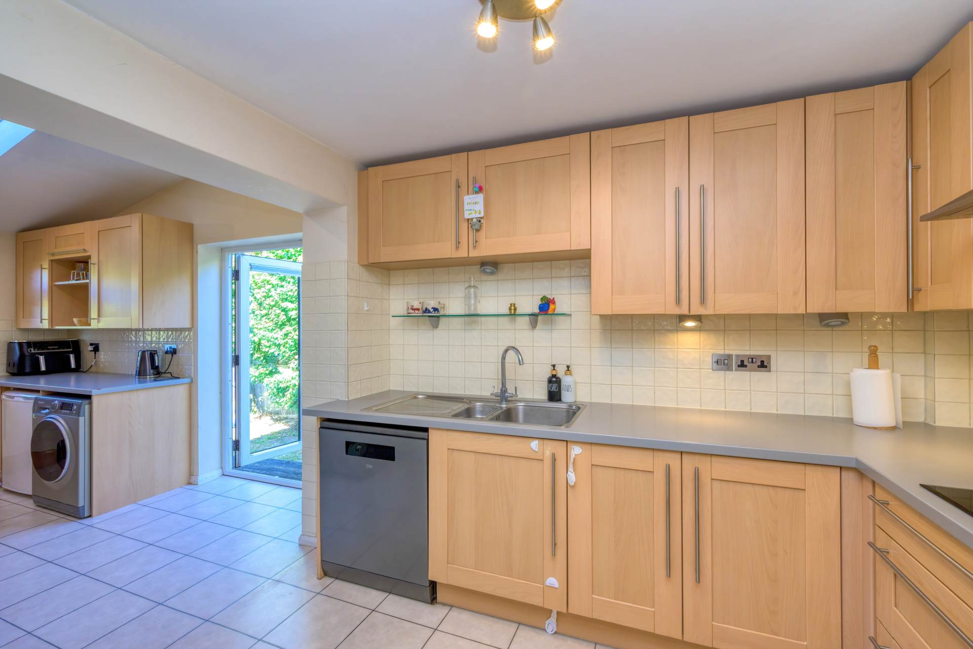 Additional Property Image 3 bedroom End of Terrace for sale in Reading 6