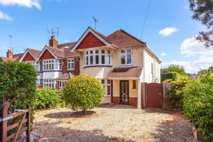 4 bedroom Detached for sale in Reading