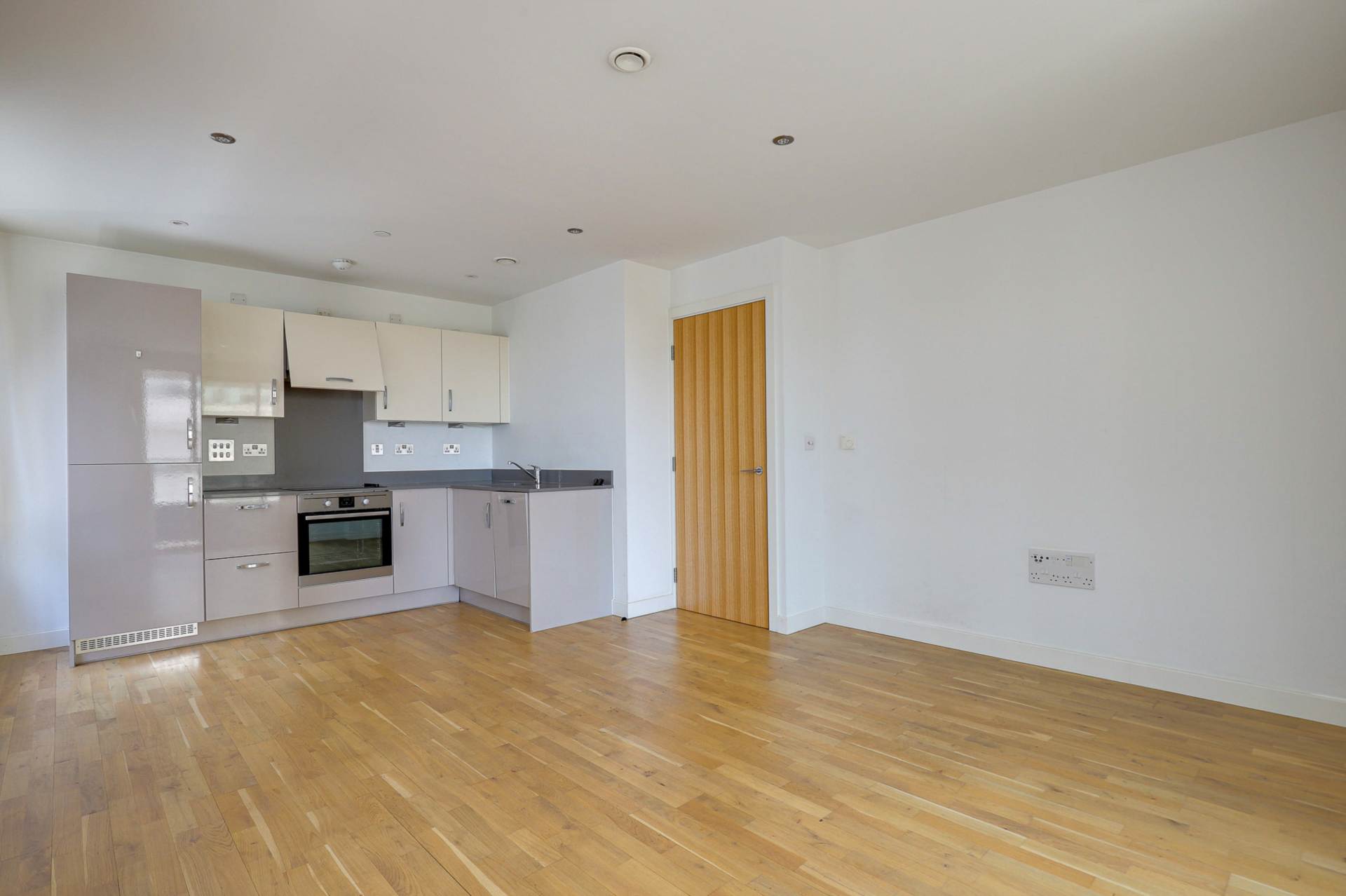 Additional Property Image 1 bedroom Apartment for sale in Reading 8