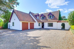 5 bedroom Detached for sale in Reading