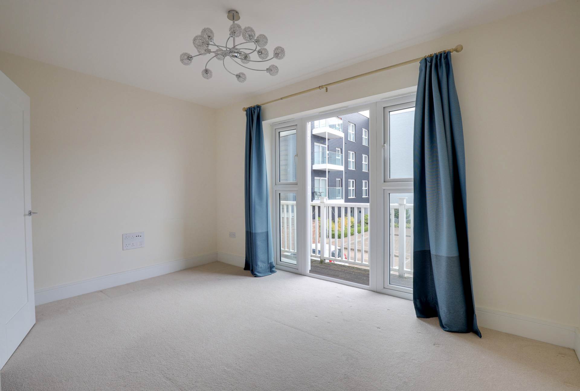 Additional Property Image 4 bedroom Semi Detached for sale in Reading 8