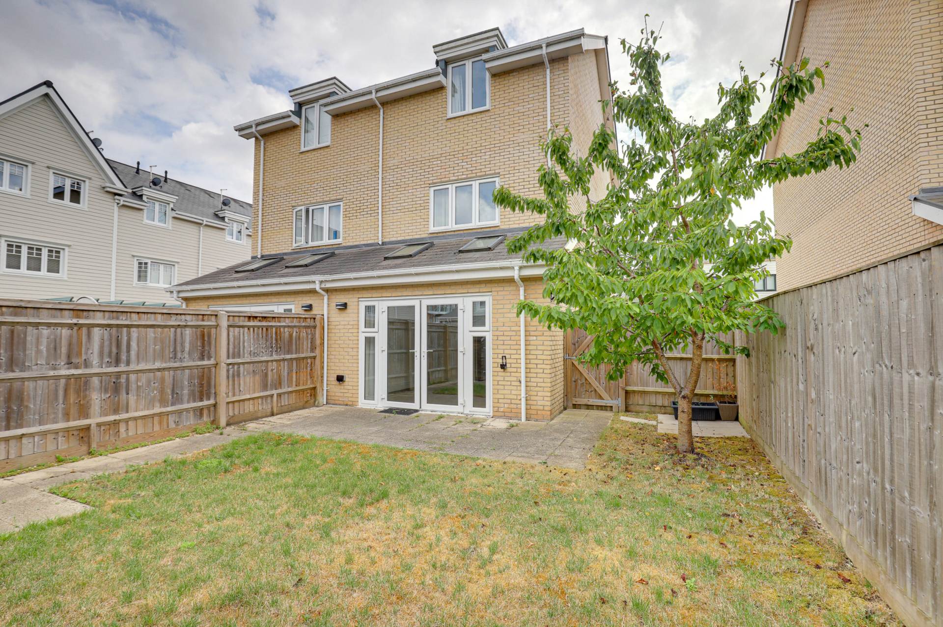 Additional Property Image 4 bedroom Semi Detached for sale in Reading 22