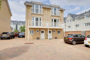 4 bedroom Semi Detached for sale in Reading
