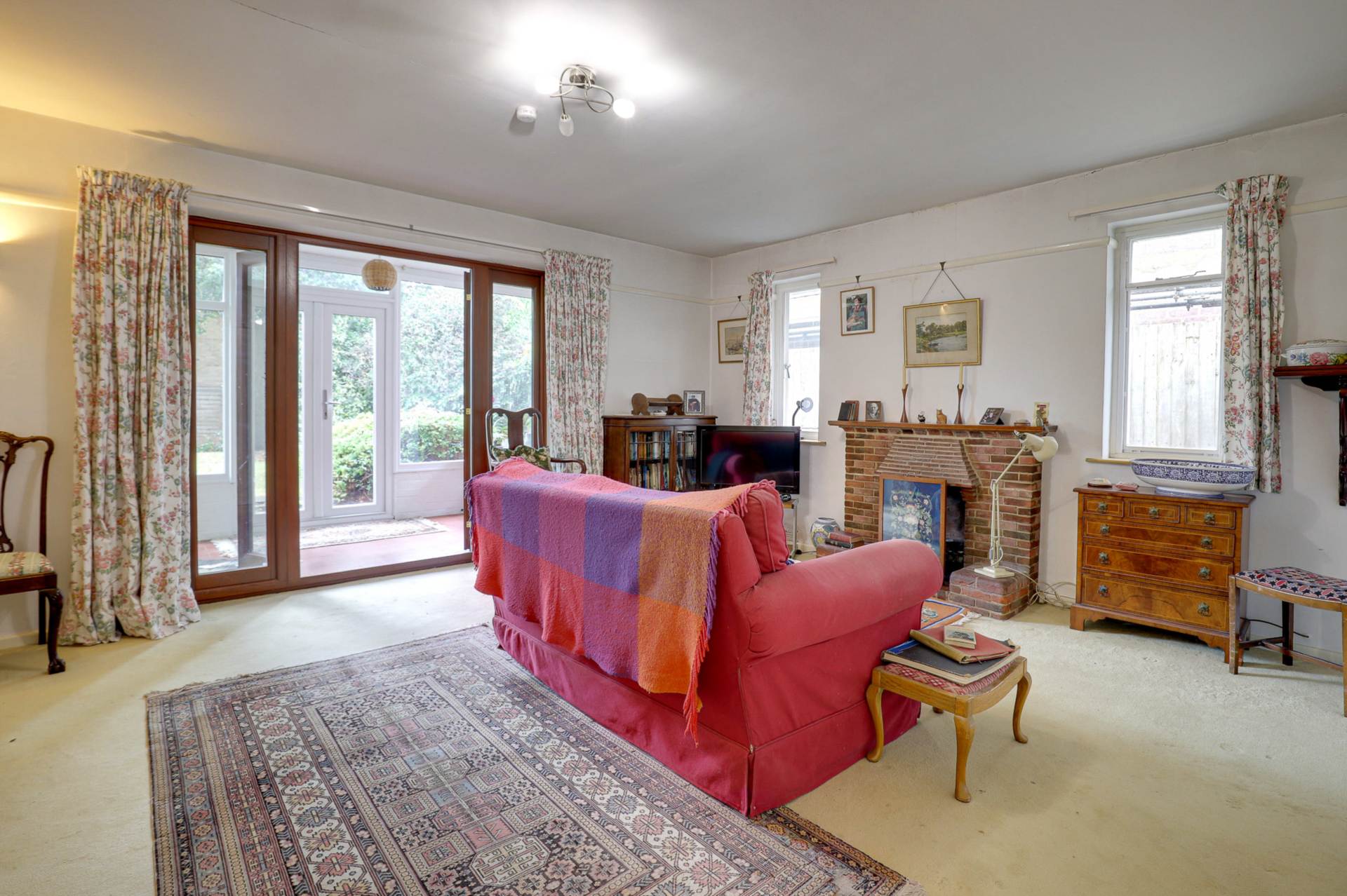 Additional Property Image 3 bedroom Detached Bungalow for sale in Reading 3