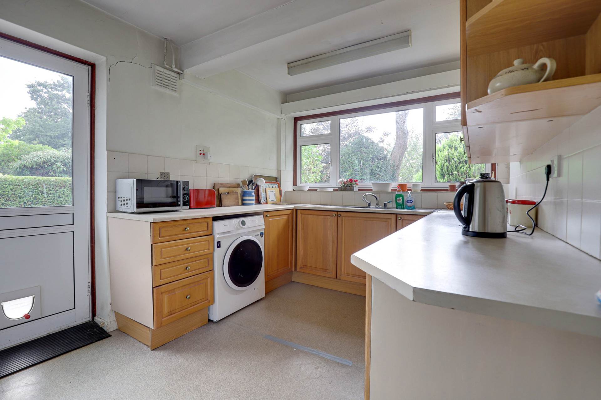 Additional Property Image 3 bedroom Detached Bungalow for sale in Reading 10