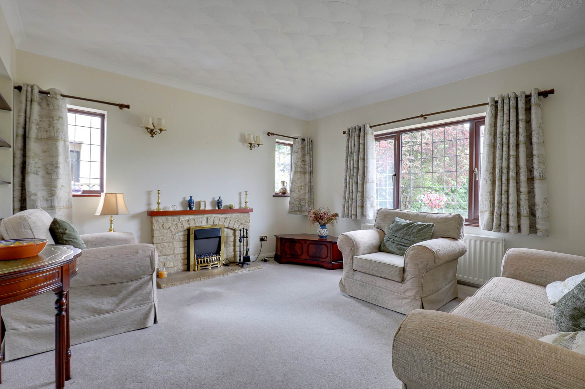 Additional Property Image 4 bedroom Detached Bungalow for sale in Reading 3