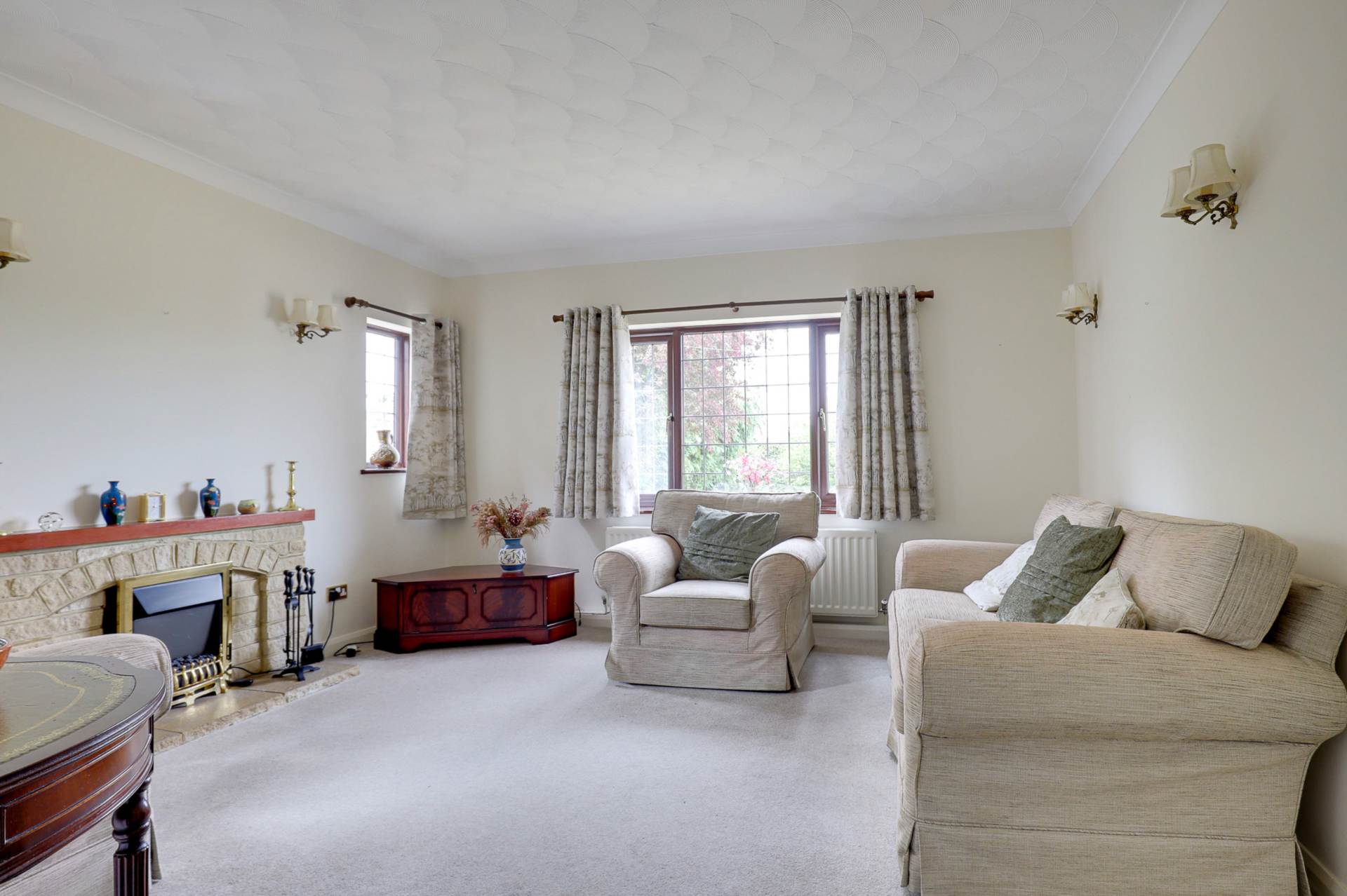 Additional Property Image 4 bedroom Detached Bungalow for sale in Reading 4