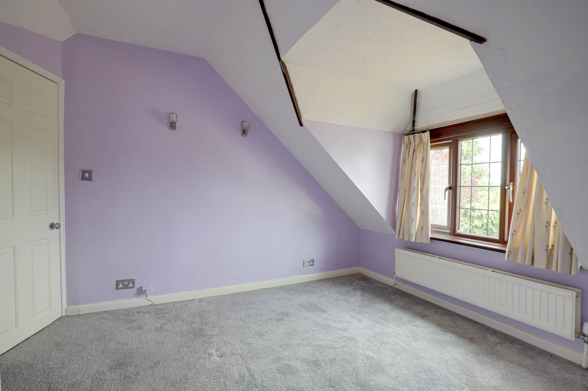 Additional Property Image 4 bedroom Detached Bungalow for sale in Reading 11