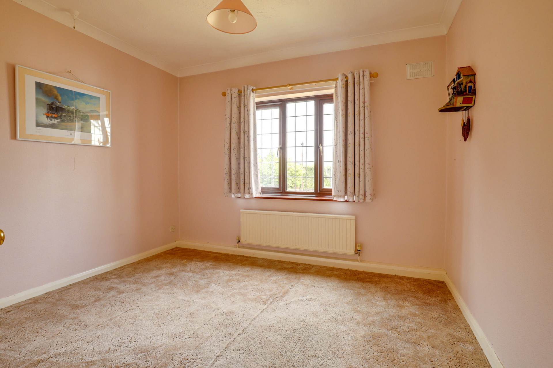 Additional Property Image 4 bedroom Detached Bungalow for sale in Reading 13