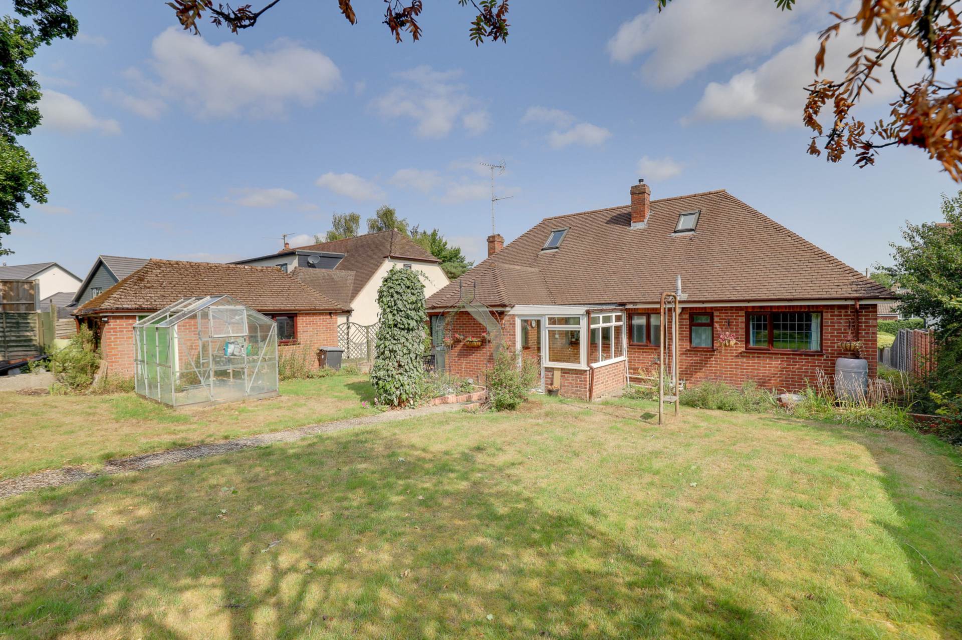 Additional Property Image 4 bedroom Detached Bungalow for sale in Reading 15