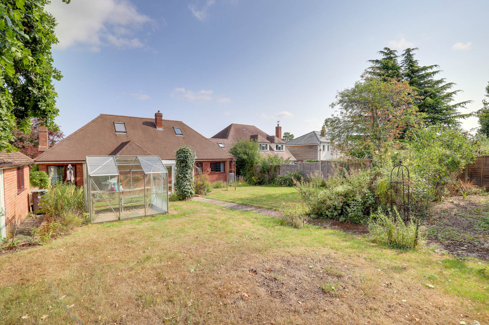 Additional Property Image 4 bedroom Detached Bungalow for sale in Reading 20