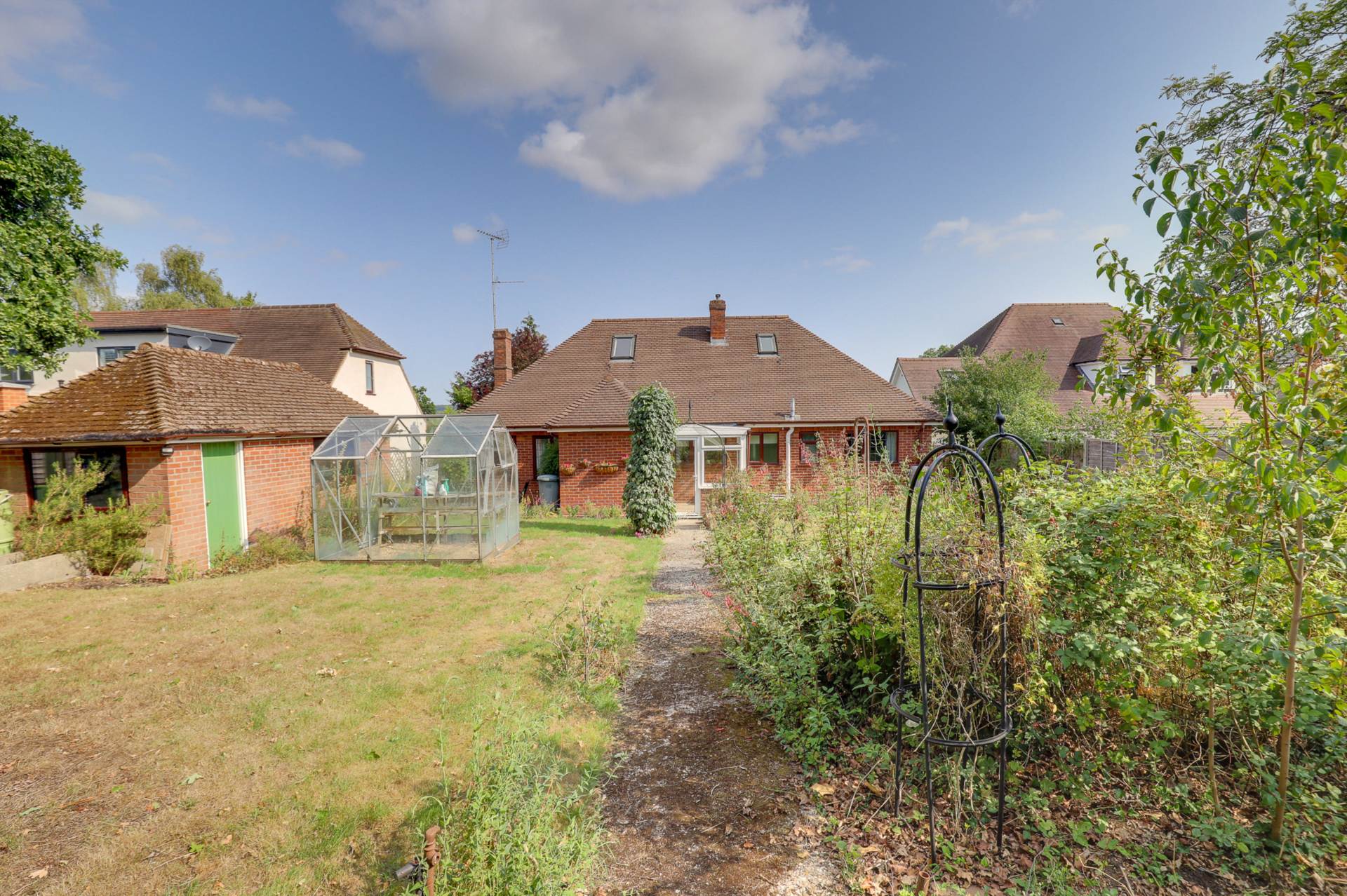 Additional Property Image 4 bedroom Detached Bungalow for sale in Reading 21