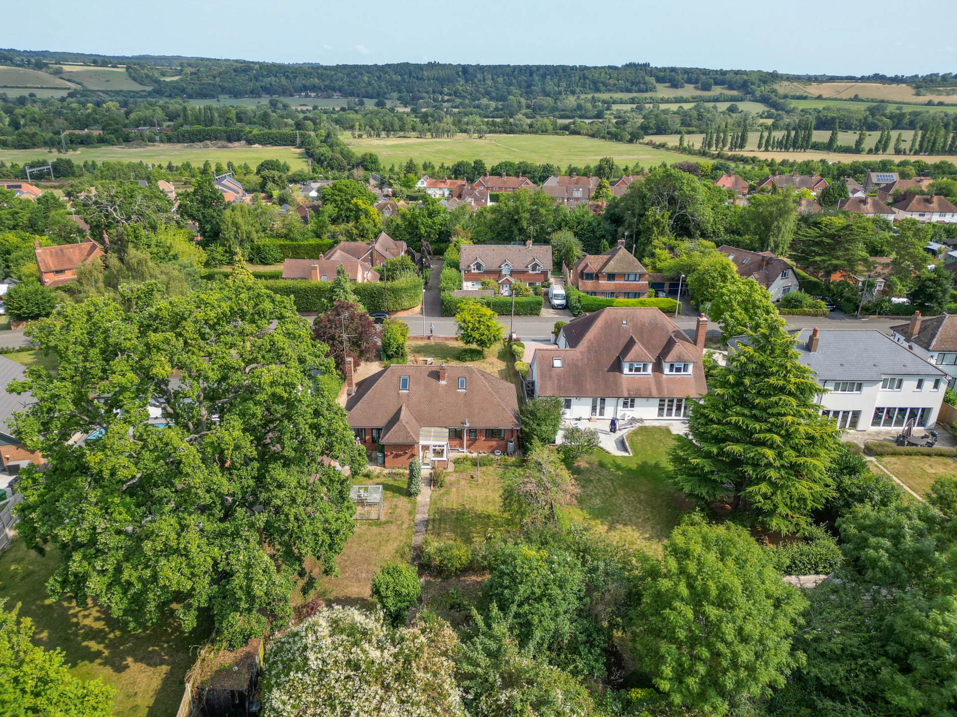 Additional Property Image 4 bedroom Detached Bungalow for sale in Reading 27