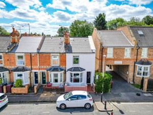 3 bedroom End of Terrace for sale in Reading