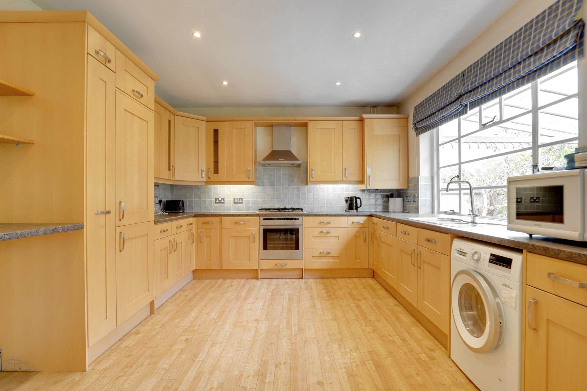 Additional Property Image 3 bedroom Detached for sale in Reading 4