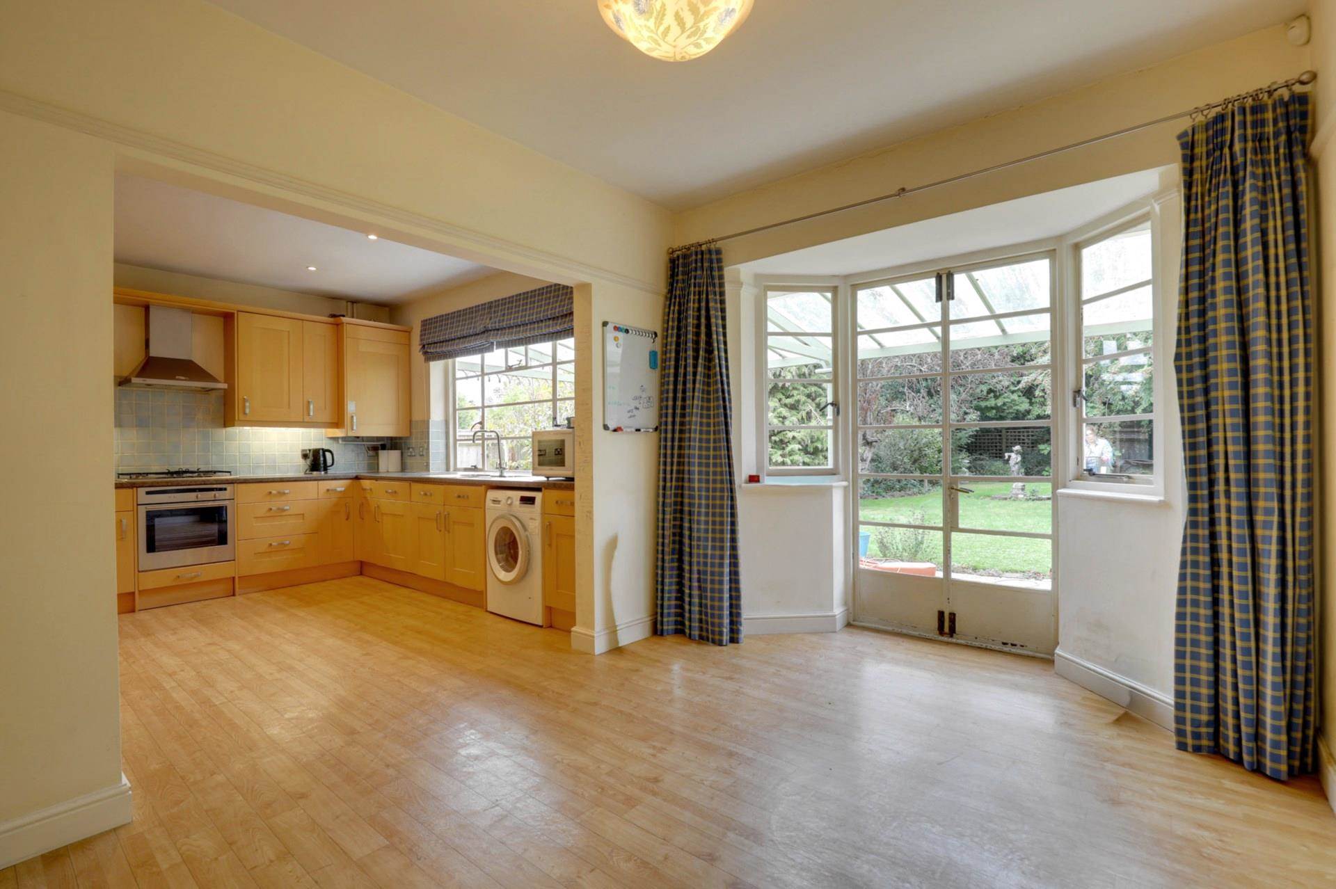 Additional Property Image 3 bedroom Detached for sale in Reading 5