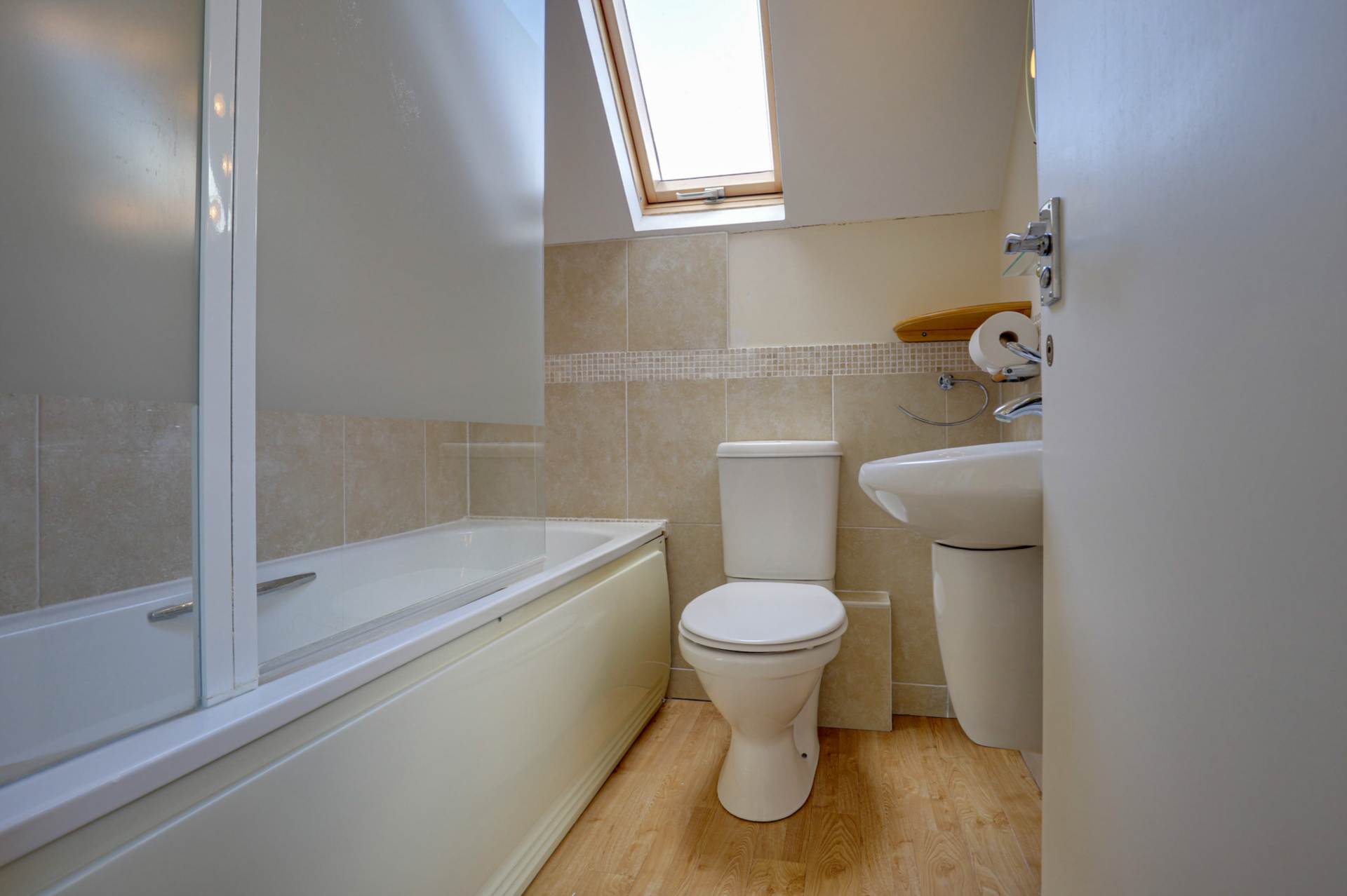 Additional Property Image 3 bedroom Detached for sale in Reading 17