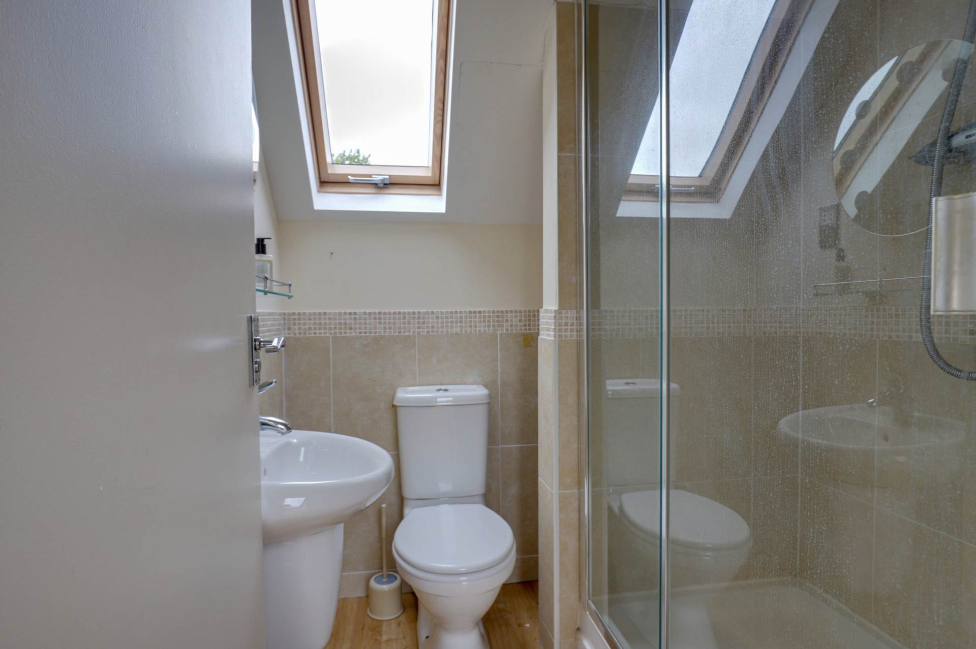 Additional Property Image 3 bedroom Detached for sale in Reading 18