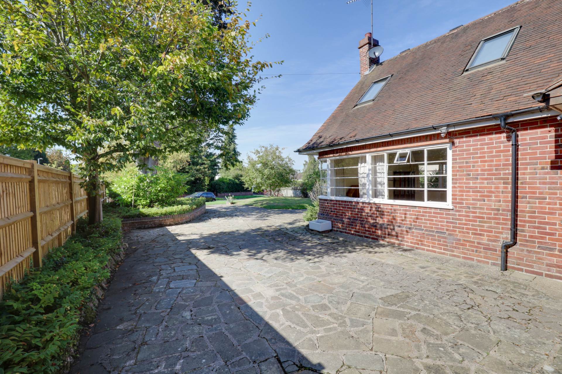 Additional Property Image 3 bedroom Detached for sale in Reading 25