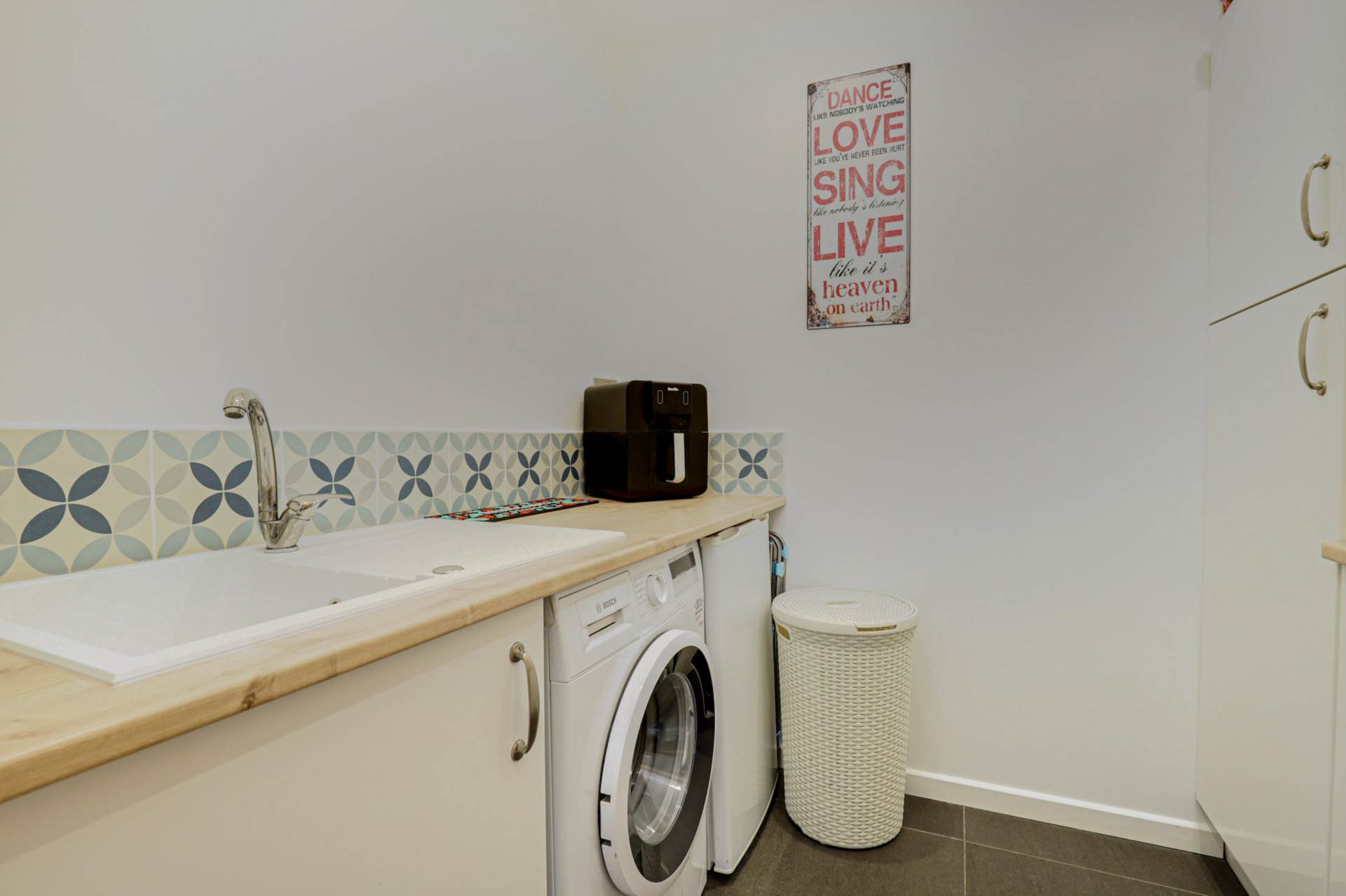 Additional Property Image 3 bedroom Detached for sale in Reading 23