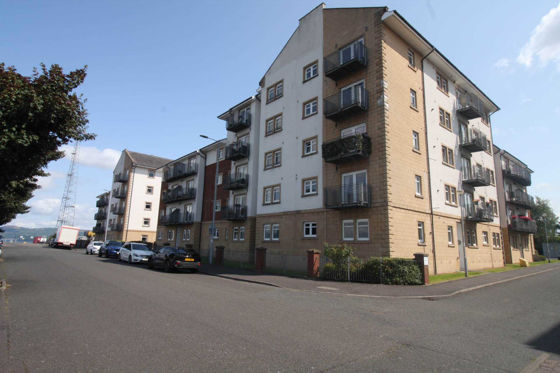 2 bedroom Apartment to rent in Greenock