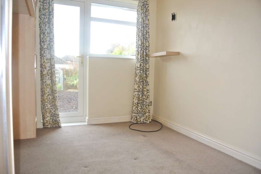 Additional Property Image 2 bedroom Semi Detached Bungalow to rent in Blackpool 4