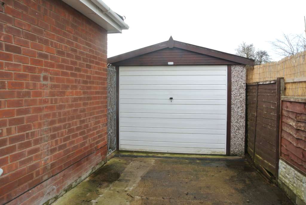 Additional Property Image 2 bedroom Semi Detached Bungalow to rent in Blackpool 9