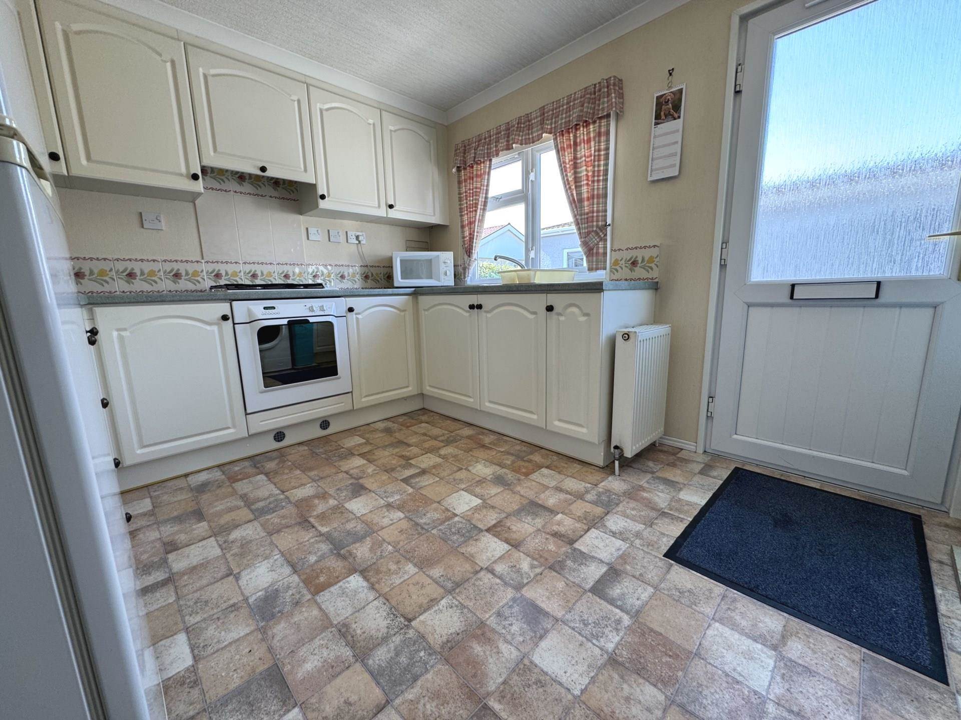 Additional Property Image 2 bedroom Park Home for sale in Blackpool 3