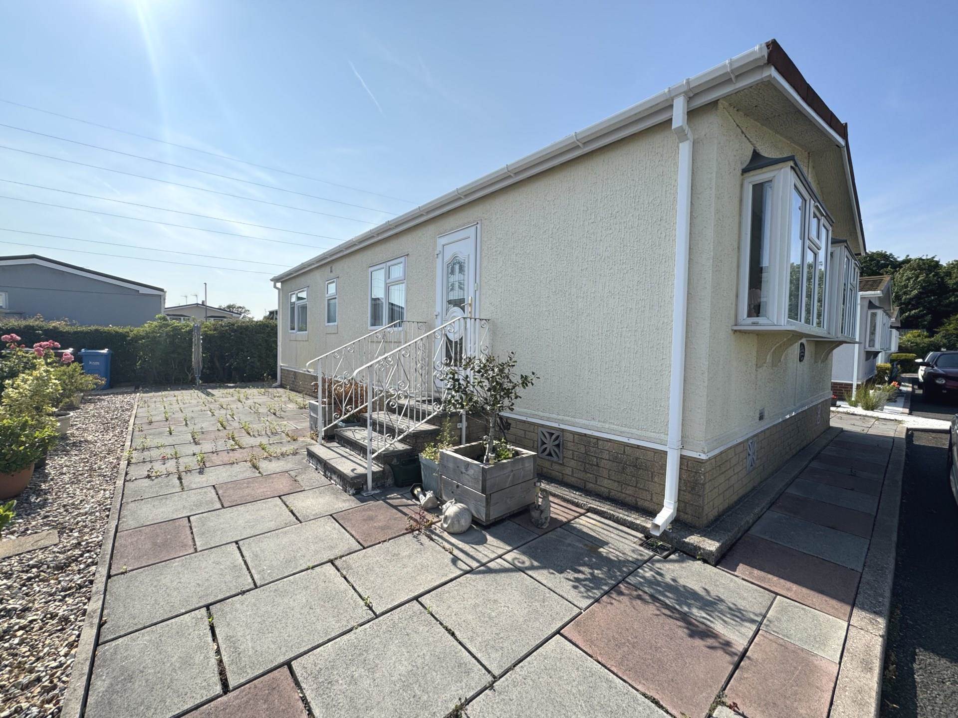 Additional Property Image 2 bedroom Park Home for sale in Blackpool 16